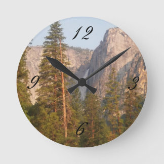 Yosemite- Fallsbild-Wanduhr Runde Wanduhr