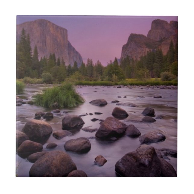 Yosemite Nationalpark an der Dämmerung Fliese (Vorderseite)