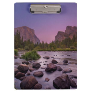 Yosemite Nationalpark an der Dämmerung Klemmbrett