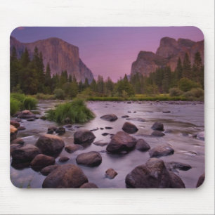 Yosemite Nationalpark an der Dämmerung Mousepad