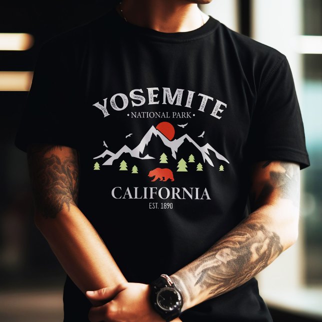 Yosemite Nationalpark Vintages Gebirge T-Shirt (Von Creator hochgeladen)