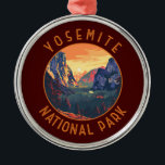Yosemite Sunset Nationalpark Retro gestört Ornament Aus Metall<br><div class="desc">Yosemite Vektorgrafik Design. Der Park ist berühmt für seine riesigen,  alten Sequoia-Bäume und für Tunnel View,  die ikonische Aussicht auf den Turm Bridalveil Fall und die Granitfelsen von El Capitan und Half Dome.</div>