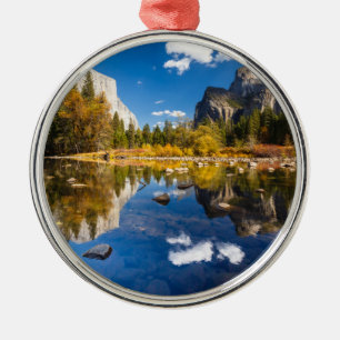 Yosemite-Tal im Fall Ornament Aus Metall