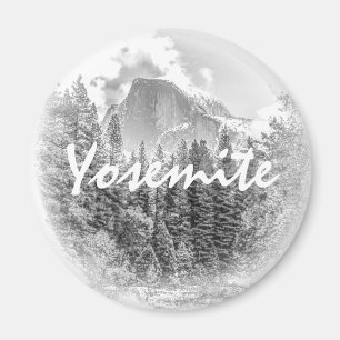 Yosemite's Half Dome im Winter mit Yosemite Text Magnet