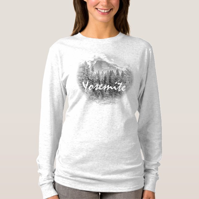 Yosemite's Half Dome im Winter mit Yosemite Text T-Shirt (Vorderseite)