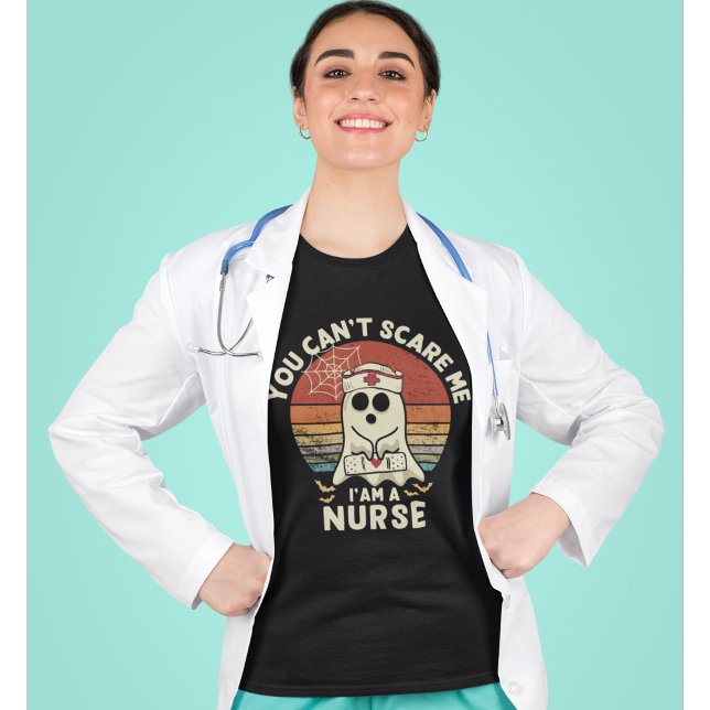 You Can't Scare Me I'am a Nurse Cute Halloween  T-Shirt (Von Creator hochgeladen)