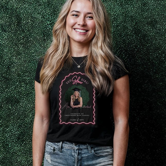 You Glow Girl Wavy Pink Neon Abschluss Foto Tri-Blend Shirt (You Glow Girl Wavy Pink Neon Graduation Photo Tri-Blend Shirt)