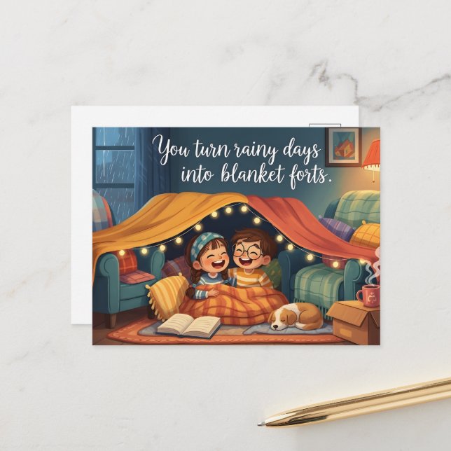 "You Turn Rainy Days into Blanket Forts" Cozy Kids Postkarte (Vorderseite/Rückseite Beispiel)