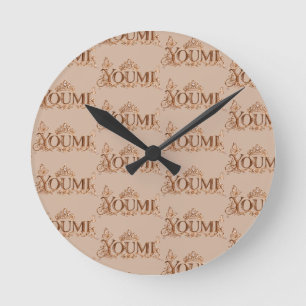 Youmi Elegantes Luxus-Name-Design Runde Wanduhr