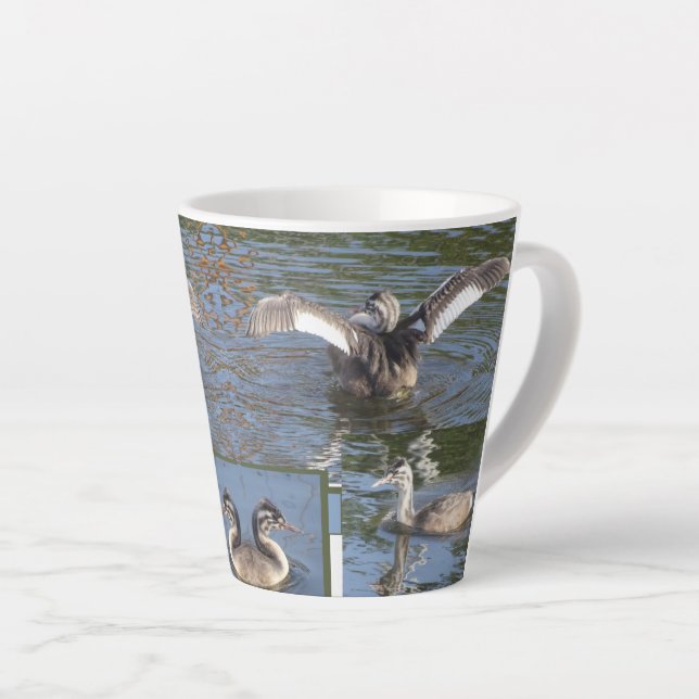 Young Grebe Birds Design Latte Tasse (Rechte Ecke)