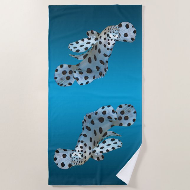 Young Grouper - glänzender blauer Hintergrund | Strandtuch (Vorderseite)