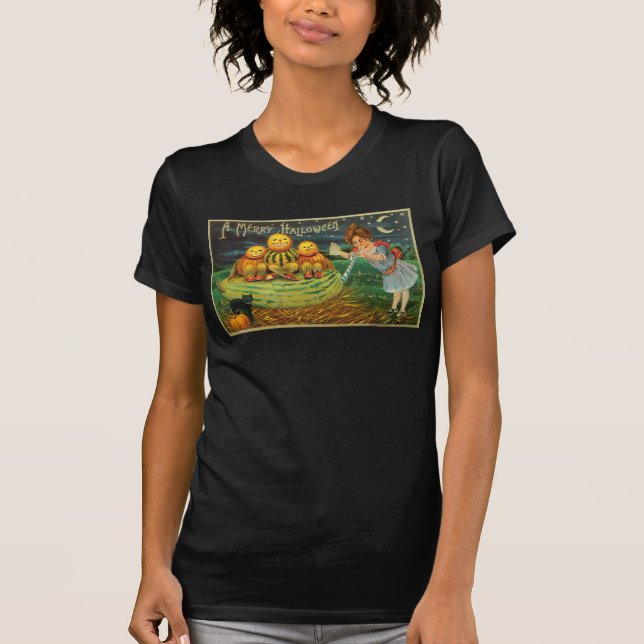 Young Hexe's Brew: Pumpkin Men on Magick Altar T-Shirt (Vorderseite)