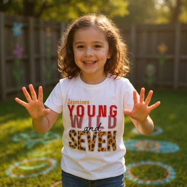 Young Wild and Seven Leopard Print Birthday Girl  T-Shirt (Von Creator hochgeladen)