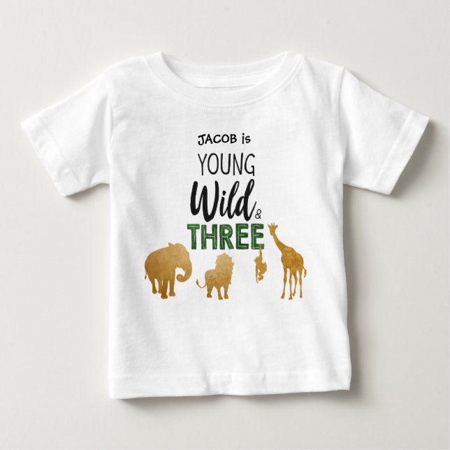 Young Wild and Three Safari Animals Boy zum Geburt Baby T-shirt (Vorderseite)