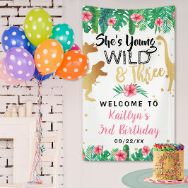 Young Wild & Three Dinosaur Girls 3. Geburtstag Banner