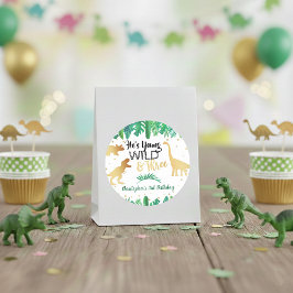 Young Wild & Three Dinosaurier Boys Dritter Geburt Runder Aufkleber