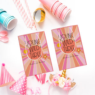 Young, Wild & Three Geburtstagsgeschenk Rosa Mittlere Geschenktüte