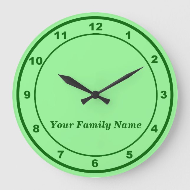 Your Family Name on Light Green Round Wall Clock Große Wanduhr (Vorderseite)