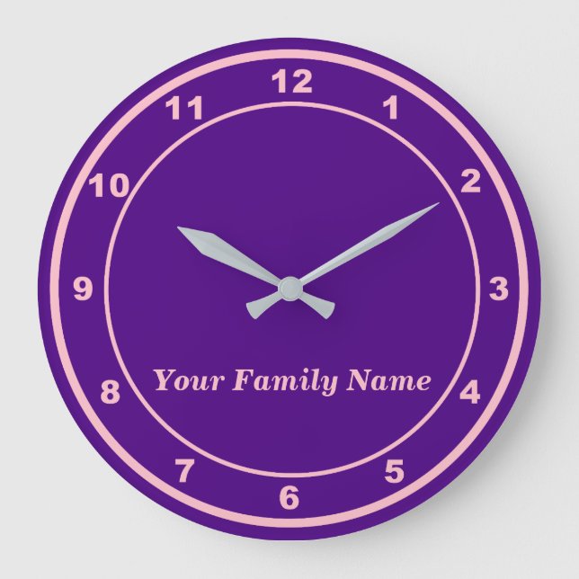 Your Family Name on Purple Round Wall Clock Große Wanduhr (Vorderseite)