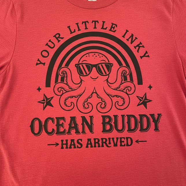 Your Little Inky Ocean Buddy Baby Octopus T-Shirt (Von Creator hochgeladen)