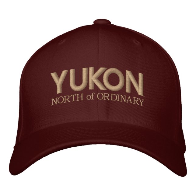 Yukon, nördlich von gewöhnlichen Stickereidesigns Bestickte Baseballkappe (Vorderseite)