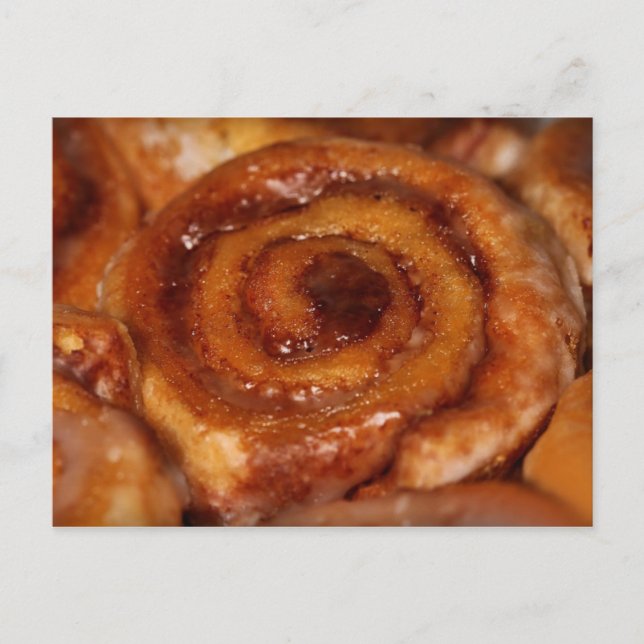 Yummy Cinnamon Roll Sticky Buns Bake Sale Einladungspostkarte (Vorderseite)