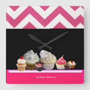 YUMMY COLORFUL CUPCAKES DESERT SHOP Pink Chevron Quadratische Wanduhr