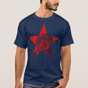 Yuri Gagarin an erster Stelle im Weltraum6 T-Shirt
