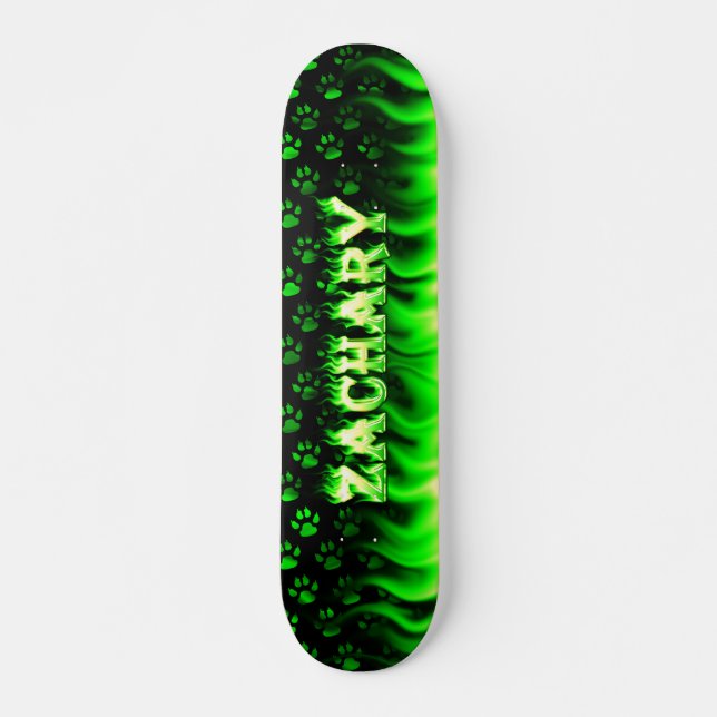 Zachary Skateboard grünes Feuer und Flammen Design (Vorne)