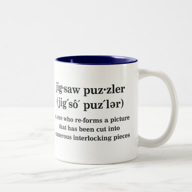 Zackiger Puzzlerraumhintergrund Zweifarbige Tasse (Rechts)