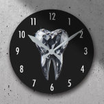 Zahnarzt Modern Diamond Tooth Black Dental Office Runde Wanduhr<br><div class="desc">Zentist moderne Diamond Tooth Black Dental Office Uhren.</div>