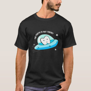 Zahnärzte fliegen mit einem Raumschiff durch G T-Shirt