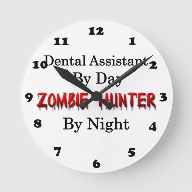 Zahnärztin/Zombie Hunter Runde Wanduhr (Vorderseite)