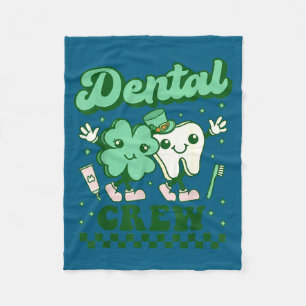 Zahnärztliche Crew lustiger Zahn Zahnarzt St. Patr Fleecedecke
