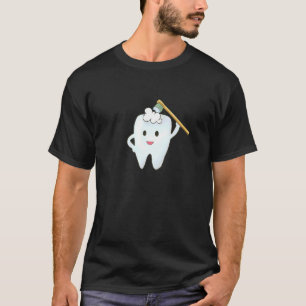 Zähne werden mit der Zahnbürste gereinigt T-Shirt