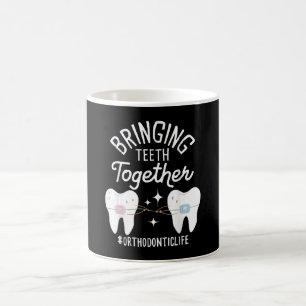 Zähne zusammenbringen - Kieferorthopäde  Kaffeetasse