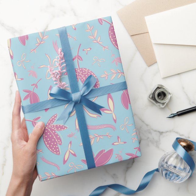 Zarte Blaue Blumen und Schleifen Geschenkpapier (Schenken)