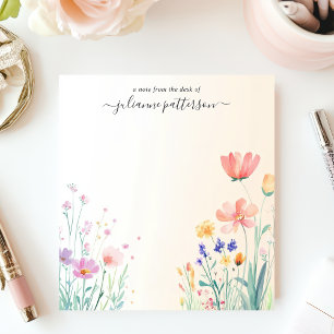 Zarte Wildblumen-Wiese Personalisierter Name Notizblock