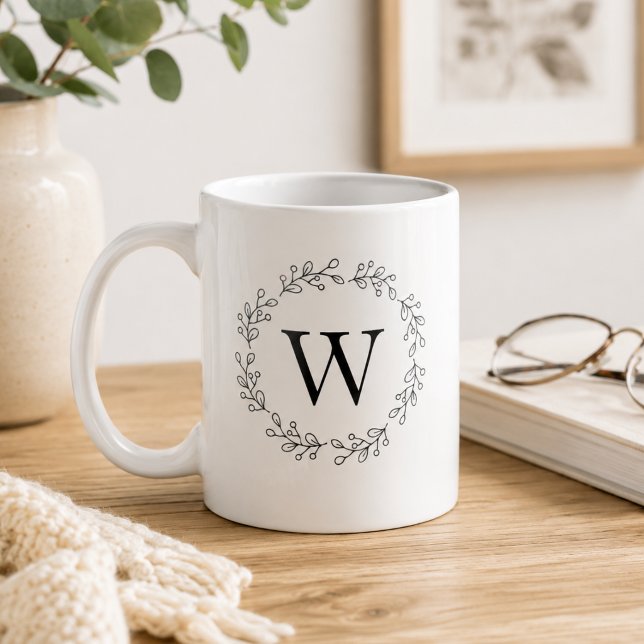 Zarter Kranz aus Reben mit Monogramm Kaffeetasse (Von Creator hochgeladen)