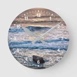 Zarter Strandsonnenuntergang Runde Wanduhr
