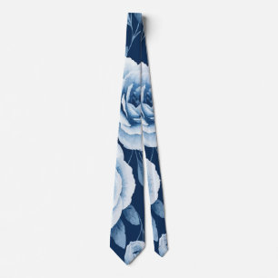 Zartes Hellblaues Blumenmuster auf Dunkelblau Krawatte