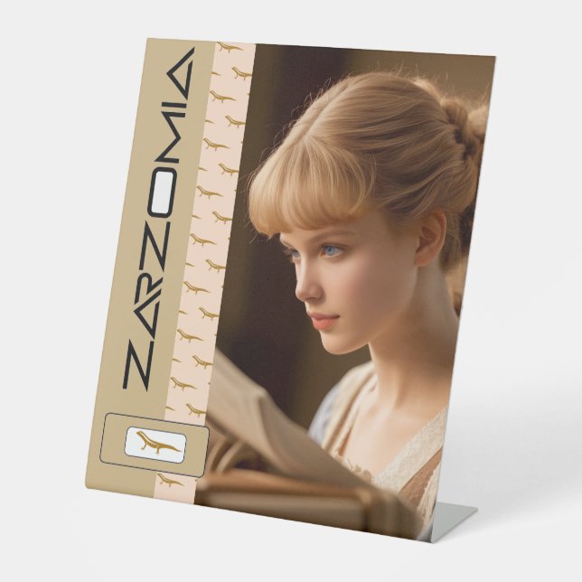 ZARZOMIE SOCKELSCHILD (Vorderseite)