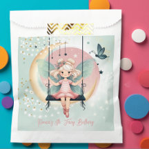 Zauberhafte Fee auf dem schwingenden Kindergeburts