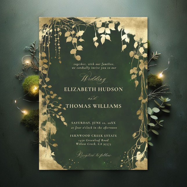Zauberhafte Forest Foliage Gold-Hochzeit Einladung (Enchanted Forest Hunter Green Draped Greenery Frame Modern Calligraphy Wedding Invitation)