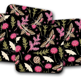 Zauberhafte rosafarbene Motte und Blumen | Moth Co Getränkeuntersetzer