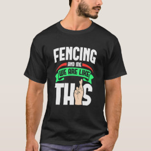 Zäune und ich sind wie diese Fingers überquert T-Shirt