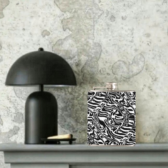 Zebra Black Flachmann (The patterns in this Zebra Black Flask design, resembles the mudcloth patterns of African cloth!)