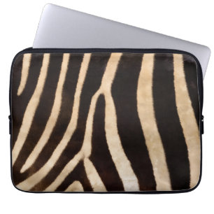 Zebra-Druck auf dem Ärmel auf dem Schoß Laptopschutzhülle