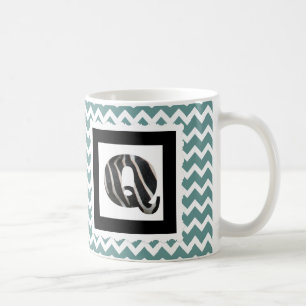 Zebra-Druck-Buchstabe "Q" auf aquamarinem/weißem Tasse