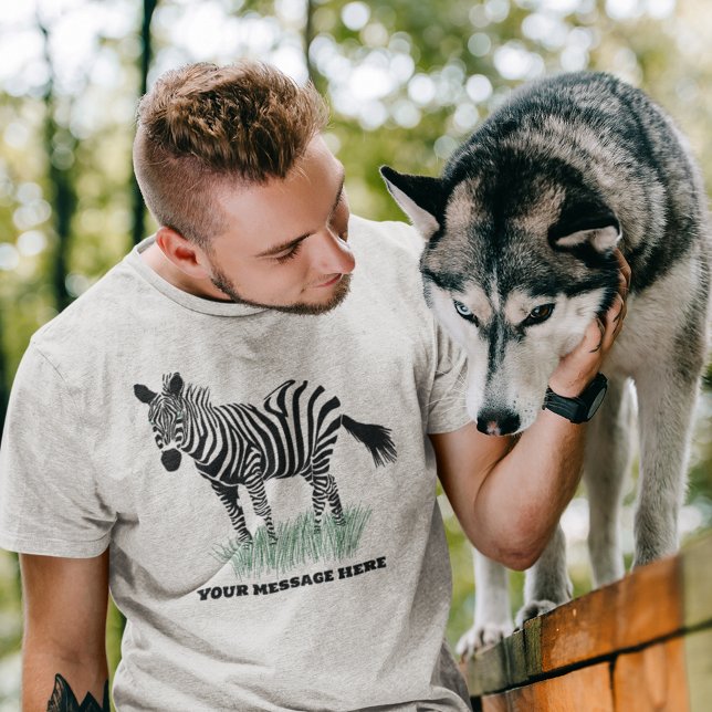 Zebra in der grasrealistischen Illustration T-Shirt (Von Creator hochgeladen)